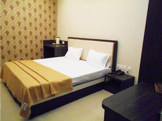 Hotel Janki International By Keymagics Varanasi Exterior foto