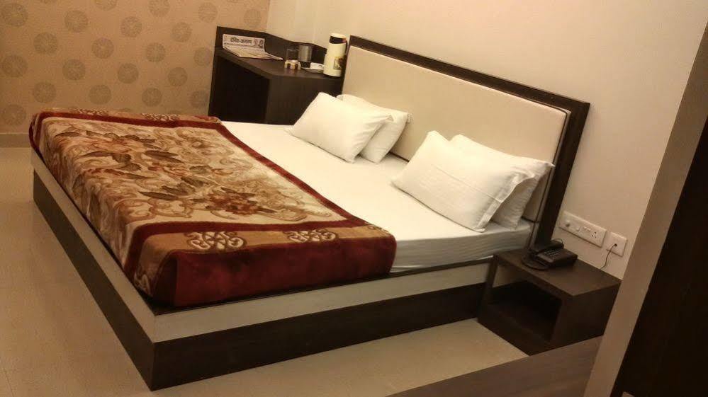 Hotel Janki International By Keymagics Varanasi Exterior foto